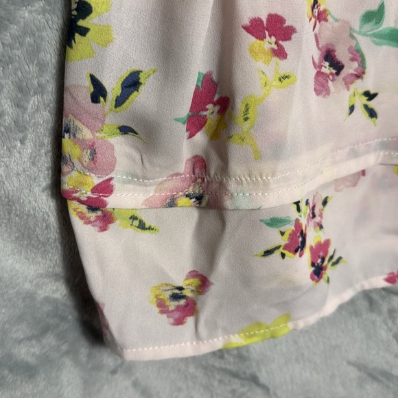 Floral Sleeveless Top - Multicolor lightweight and perfect for spring and summer - Picture 5 of 6